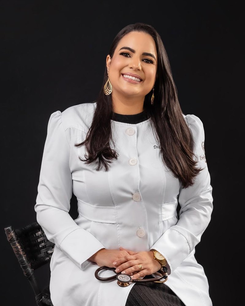 Dra. Evelyn Martins Reale Menezes